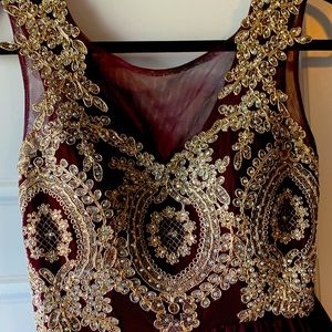 Beautiful Maroon and Gold Sequence Prom Dress!
